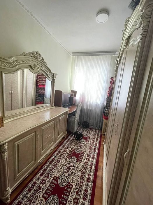 Бекобод Шахар 15-даха срочна 3 хонали уй сотилади.Кридитли уй.