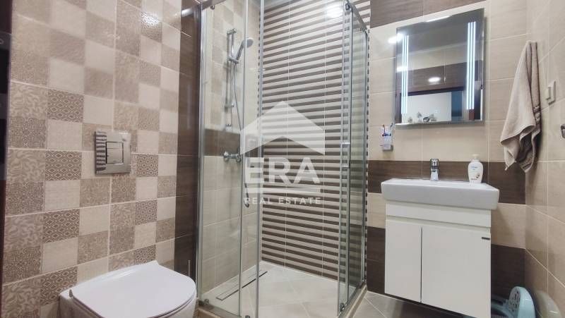 ЕКСКЛУЗИВНО! Двустаен, напълно обзаведен апартамент с опция за подземн