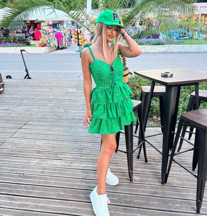 Зелена къса рокля