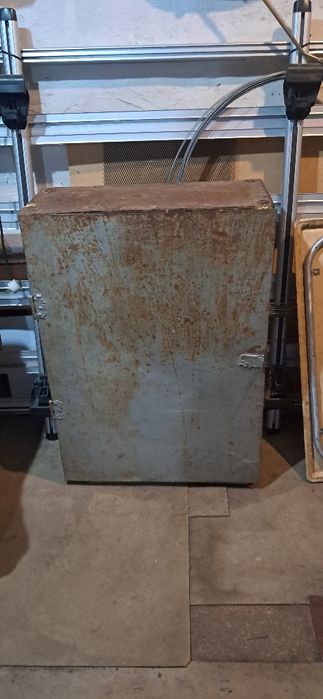 Сеиф железный  самодельный