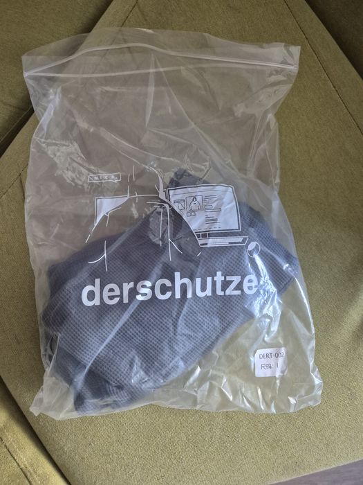 Derschutze лонгслив