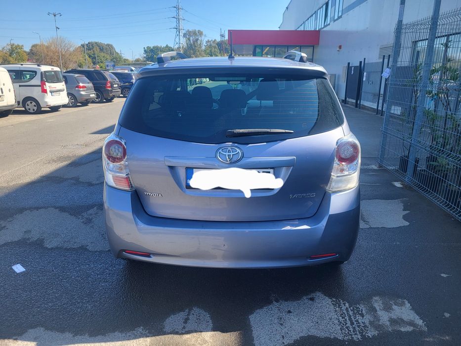 Продавам Toyota Verso