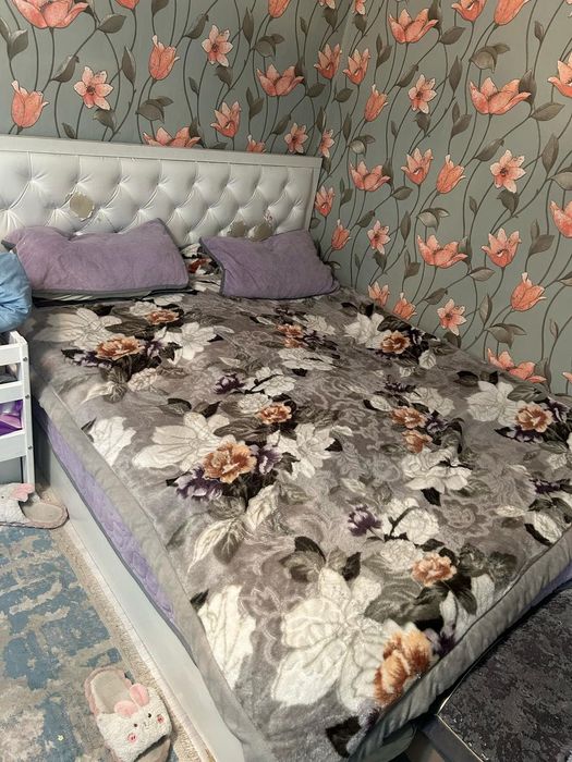 Продам спальный гарнитур