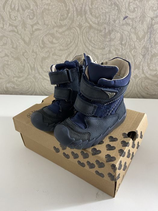 Детский обувь сандалик и сапоги