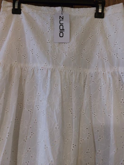 продам белую юбку.