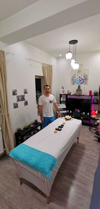 Masaj somatic, de relaxare și cu pietre vulcanice .