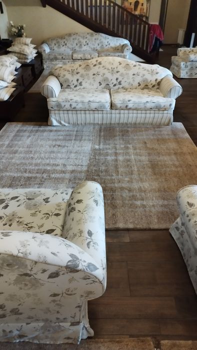 Машинно пране на дивани, килими, матраци!