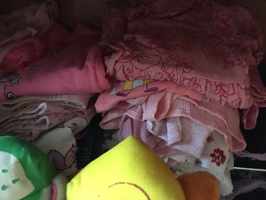 Детски дрешки , якета  и горнища.