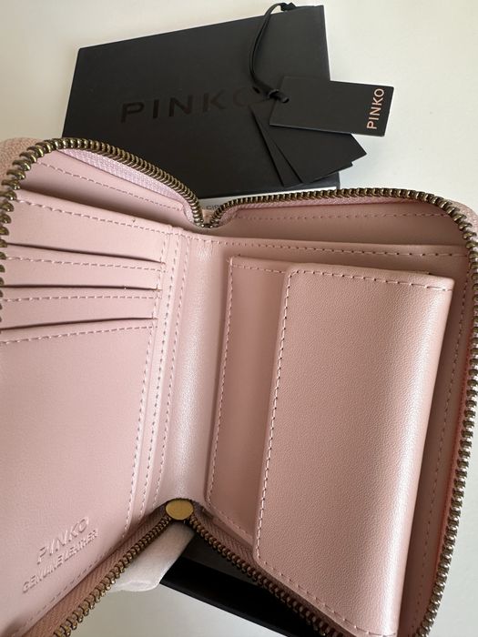 Чисто нов портфейл на PINKO в черен и розов цвят