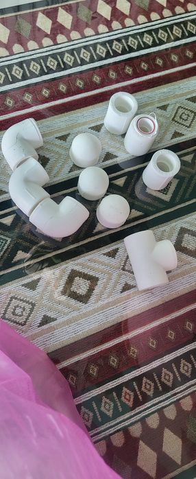 Продам уголки, муфты, тройник, заглушки