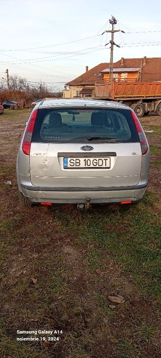Vand sau schimb ford focus 1.6 d