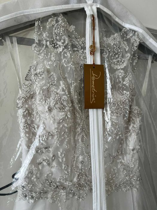 Vand rochie de mireasa Demetrios