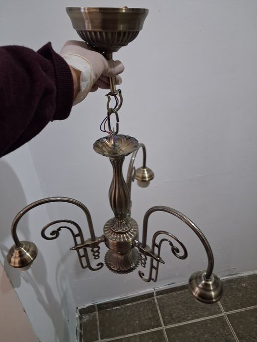 Люстры металлические