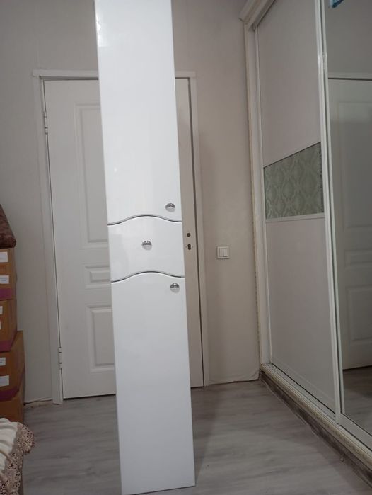 Узкий Шкаф для Ванны