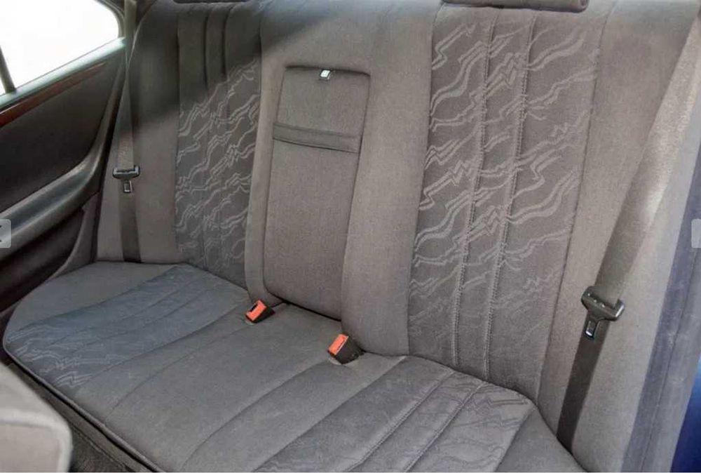 Комплект седалки Мерцедес "Ц" класа / Задна седалка за Мерцедес "Е"