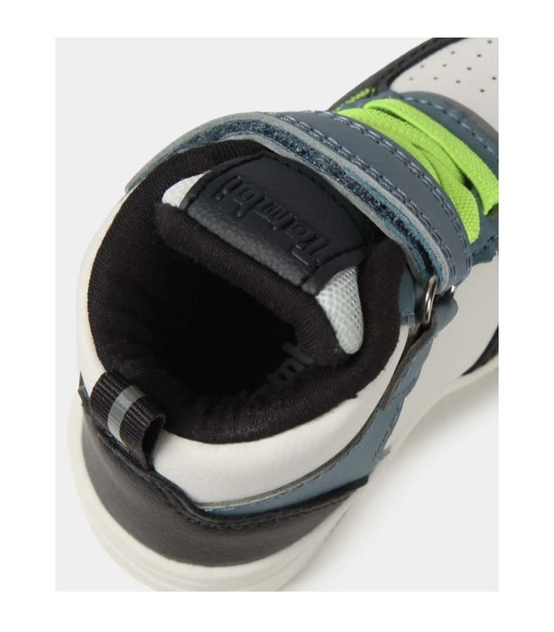 Продам новые ботинки для мальчика