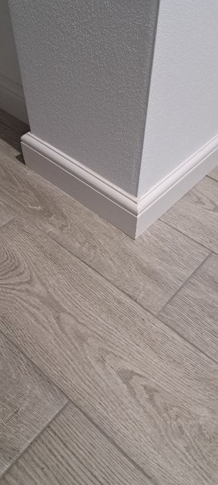 Montez: uși de interior, exterior, parchet și plinte