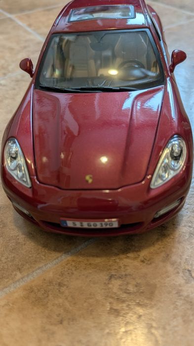 Macheta Porsche Panamera Turbo 1:18