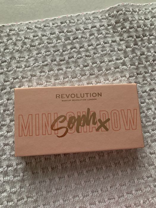 Палитра Revolution