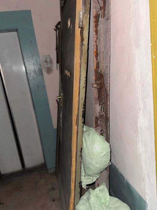 Входная металлическая дверь (б/у)