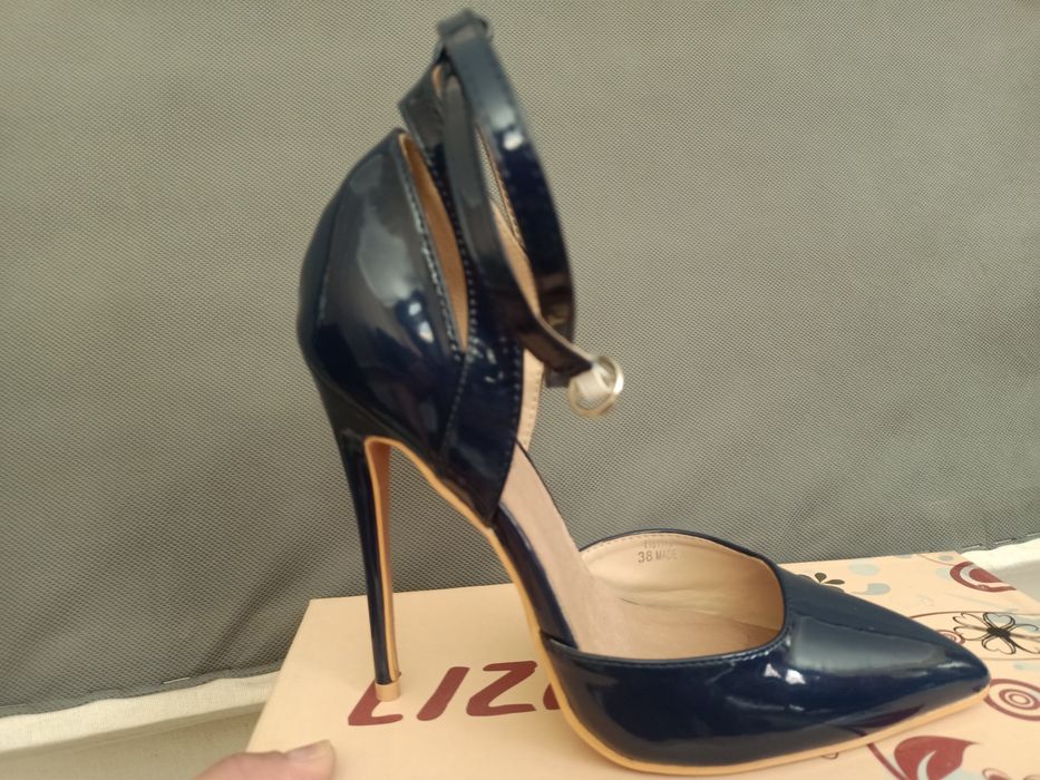 Продам шикарные новые туфли