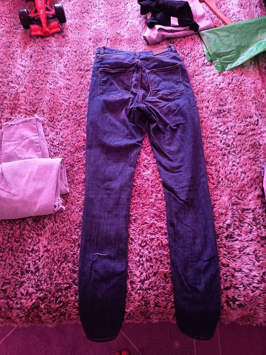 Продавам дамски дънки