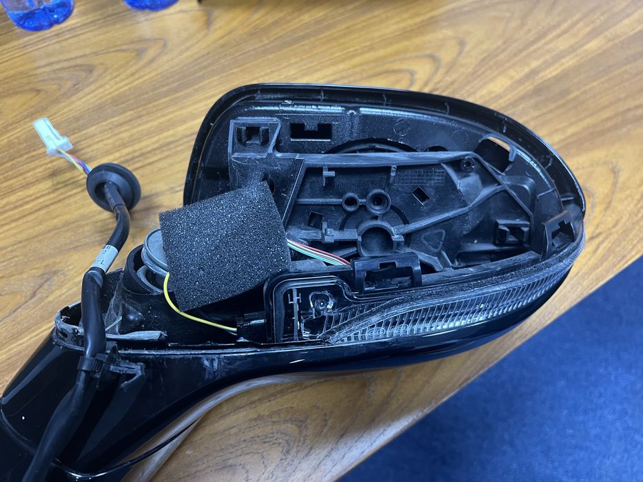 Продам левое зеркало хончи