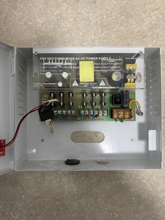 Sistem supraveghere NVR 8 canale + 6 camere + HDD 320 GB