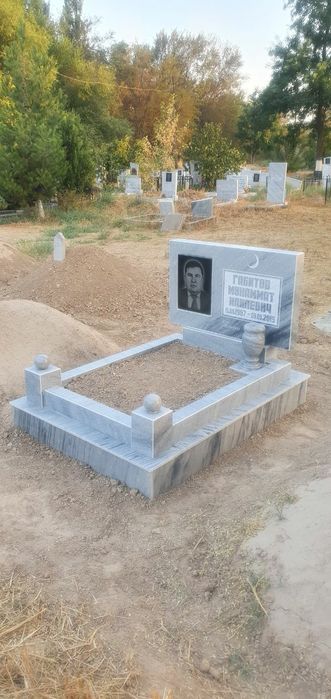 Памятники из гранита и мрамора. Ёдгорликлар гранит ва мармардан.