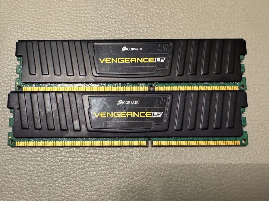 CORSAIR Vengeance LP 16 GB