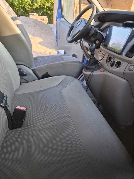 Opel vivaro 1.9 din anul 2005 cu 9 locuri