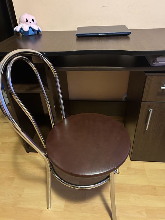Birou cu scaun ( pret negociabil)