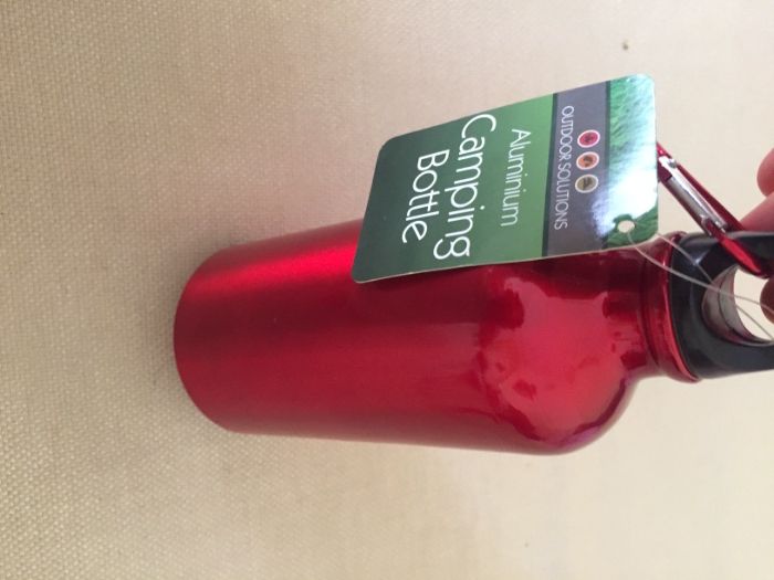 Продавам олекотено шише -метално чисто ново