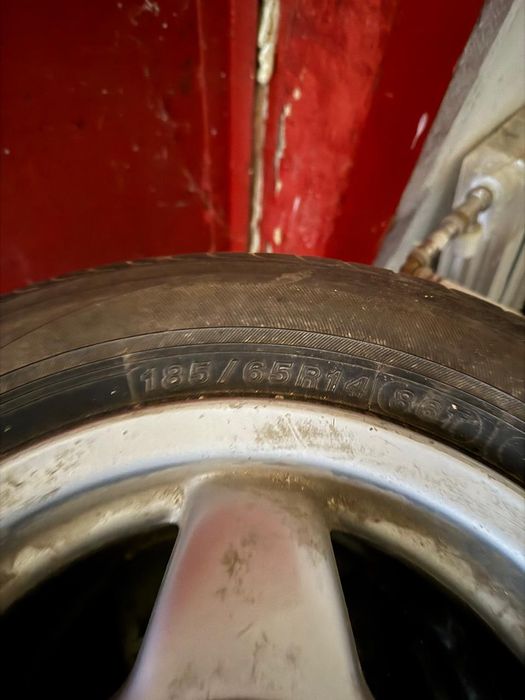 Продам резину летнию с дисками