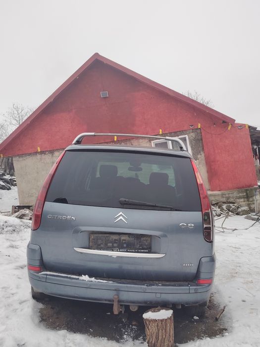 Vînd Citroen C 8