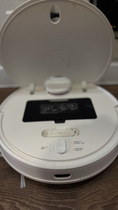 Продам Робот-пылесос Xiaomi Mi Robot Vacuum-mop 3C белый