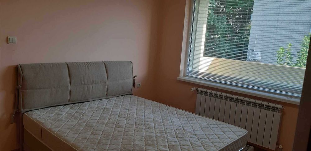 Дава се под наем Тристаен апартамент в Търговище, Център - 100 кв.м за 306 € - Снимка #4