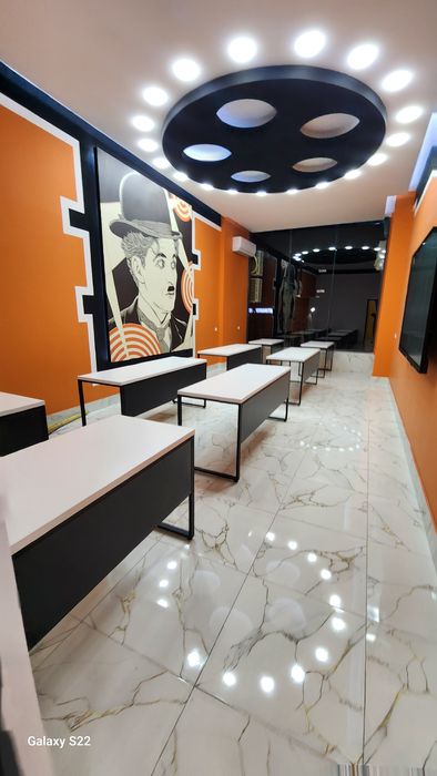 O'quv setrlari uchun stol va stullar