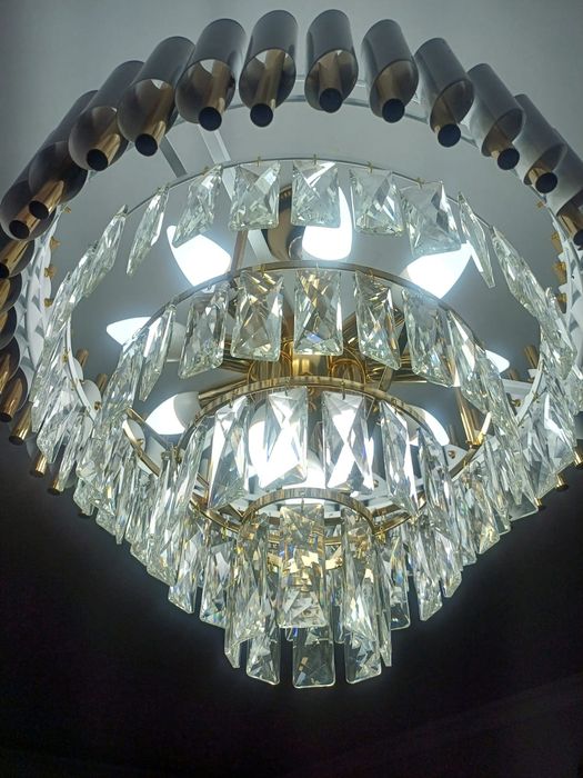 Продам люстру 12 рожков