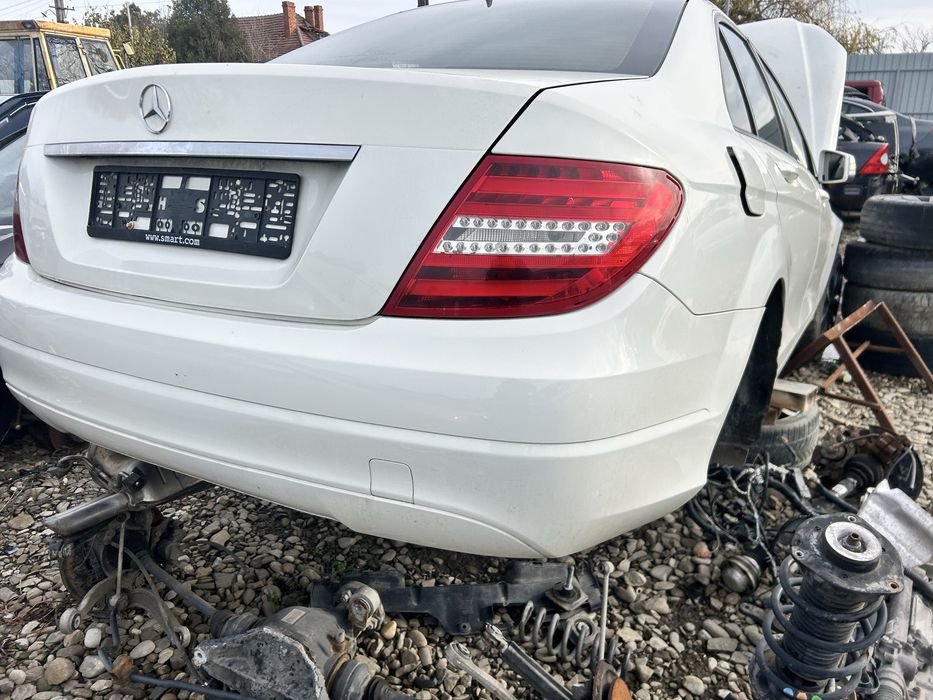 Capotă portbagaj Mercedes W204 C Class 2010