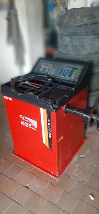 Станок  балансировки колёс.