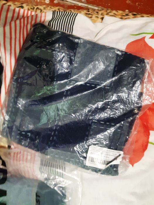 Продам джинсы новые