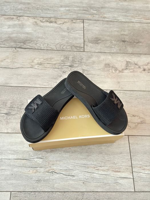 Продам шлепанцы Michael Kors оригинал