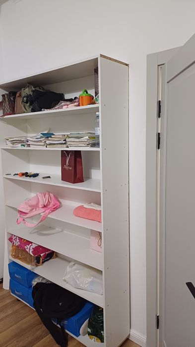 Продаются шкафы 3 шт высота 2.40, ширина 1.20