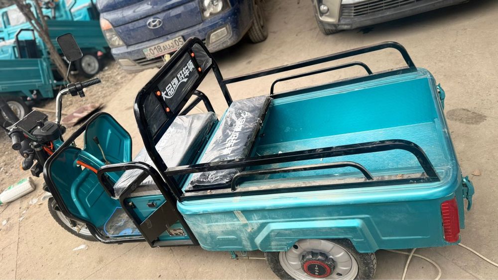 Трицикл прогулочный , грузовой на