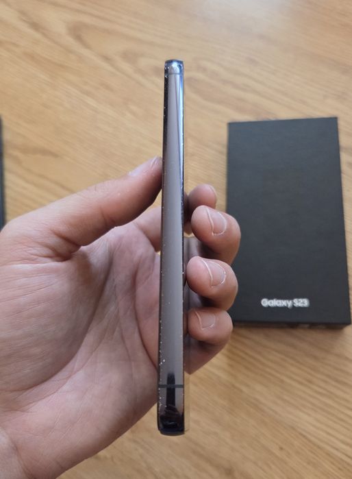 Samsung Galaxy S23 на части