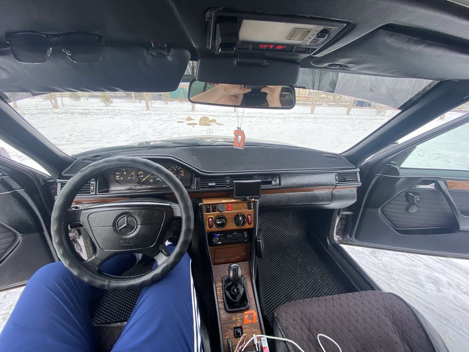 Продам мерседес 124