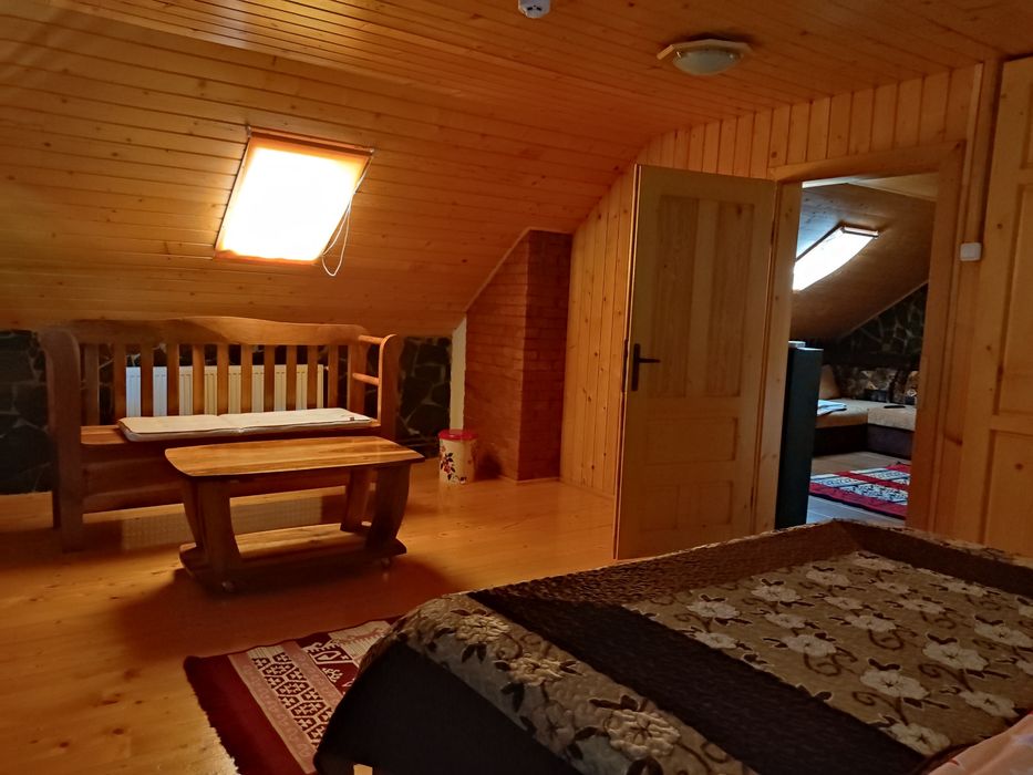 Vând proprietate la muntePolovragi-Racovita,zonă cu potențial turistic