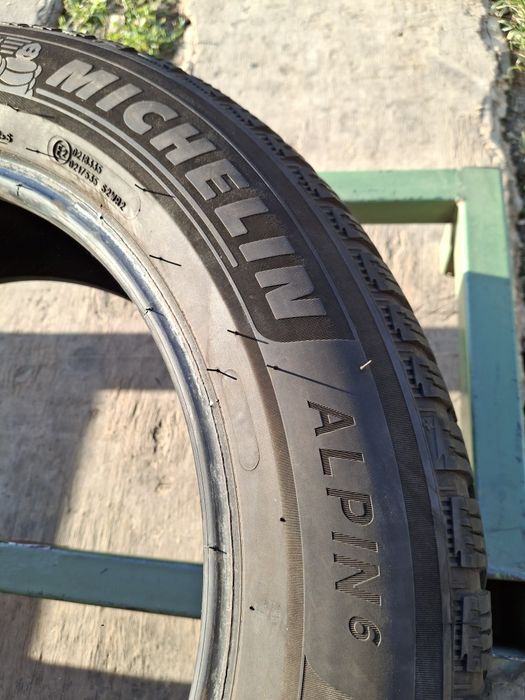 2  Anvelope de iarnă  225 55 r17 Michelin