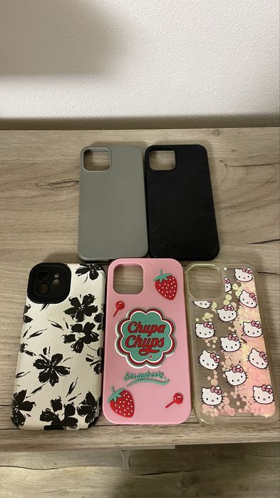 Vând Iphone 12 perfect functional, 64 GB, sănătatea bateriei 100% + 5 huse